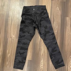 Lululemon Wunder Train high rise crop Leggings (size 6) 23”